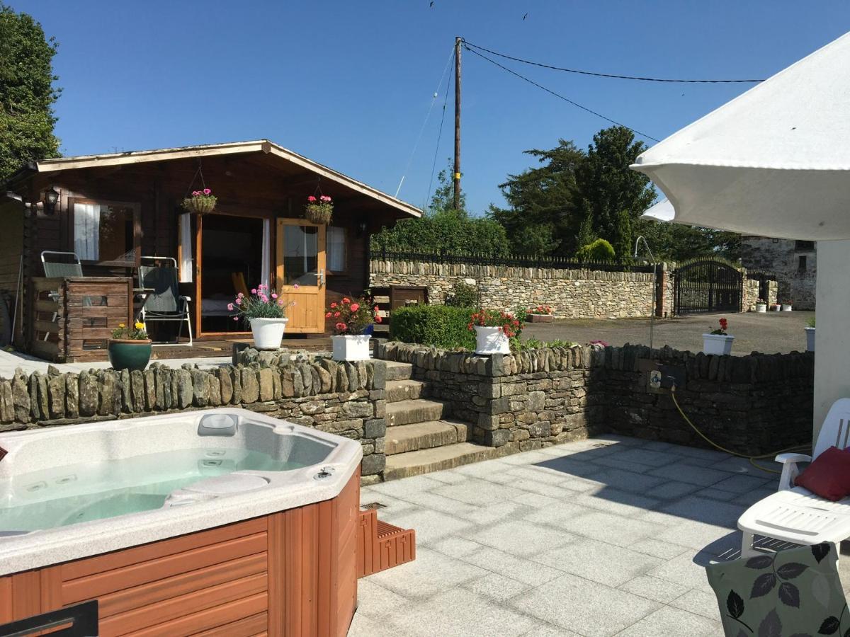 Chalet Free Sauna & Spa Superking Bed Killaloo 외부 사진