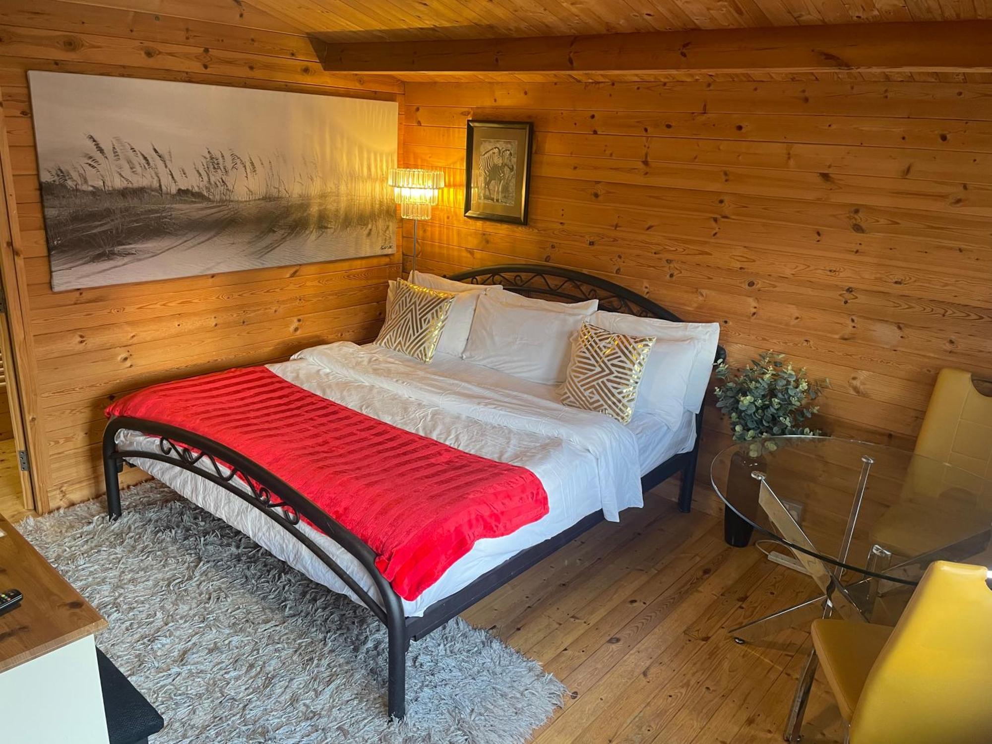 Chalet Free Sauna & Spa Superking Bed Killaloo 외부 사진